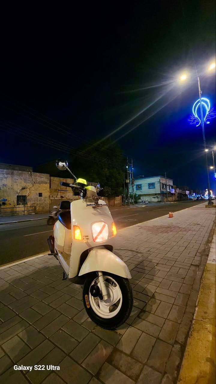 سـلام عليـكم دراجـه للبيـع
مكـفولـه مكيـنه نضـيفهـ
دراجـه داخـل اكريمي مختمه 
الدراجه شرط الفحص نضيفه 
سعره مليون وربع وبيهه مجال حك جيه للتواصل ***********
