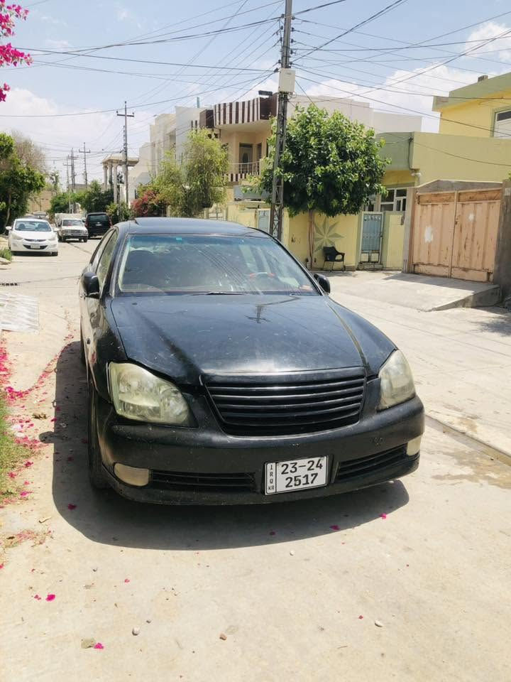 شاهینەی موس و سڵاید 182 تەنیا و تەنیا 41گەڵا  دەعمێ پێشی هەیە چاک نەکراوەتەوە و شوێن موسێکی جوانکاری ئەوێ و وردە مەسروفێکی هەیە سەیارەکە لەڕوی گێروو مەکینەو کارەبای  و تونو تۆڵی بێعەیبە بەلاش بەلاشە لەچاو پارەکەی ***********

