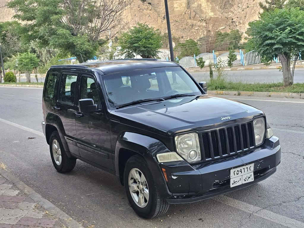 jeep lmrty 2011 دەبڵ ئەکسل فول مواسەفات مەکینەوگیڕو تەبریتوکارەبای و ئەکسلو دەبڵ ئەکسلیش بەشەرت زۆر لۆکە سەیارەکە تەحویلو غەرامەو وەکالەت‌ بەشەرت نرخی 68 گەڵا ژم*********** دار بنديهكان, السليمانية
