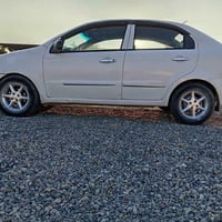 اڤيو • ٢٠١٠ • اصفر