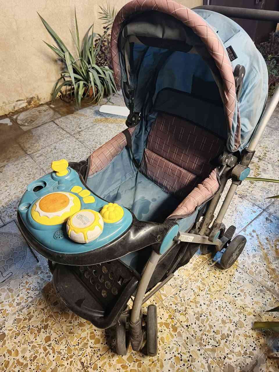 عربانة طفل نظيفة جدا مماشية بالشارع كبيرة
للاستفسار التواصل ع الرقم ***********
