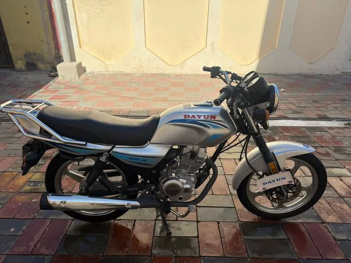 السلام عليكم دراجه البيع موديل 19دراجه شغاله اصواليه أوراق العنوان كربلاء السعر725وبيها مجال دراجه نضيفه وحلوه وناعمه المكينه مامتواجد ماسنجر بس رقم***********
