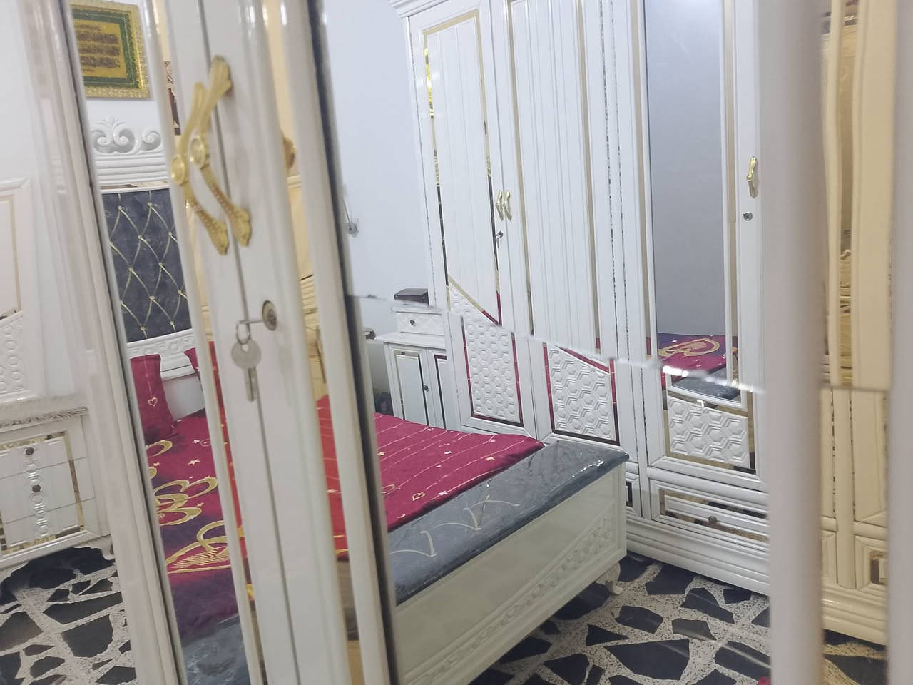 غرفة أخشاب للبيع مستعملة قليل عراقية صبغ حراري المكان العبيدي الرئاسة شارع 20 رقم الهاتف ***********
