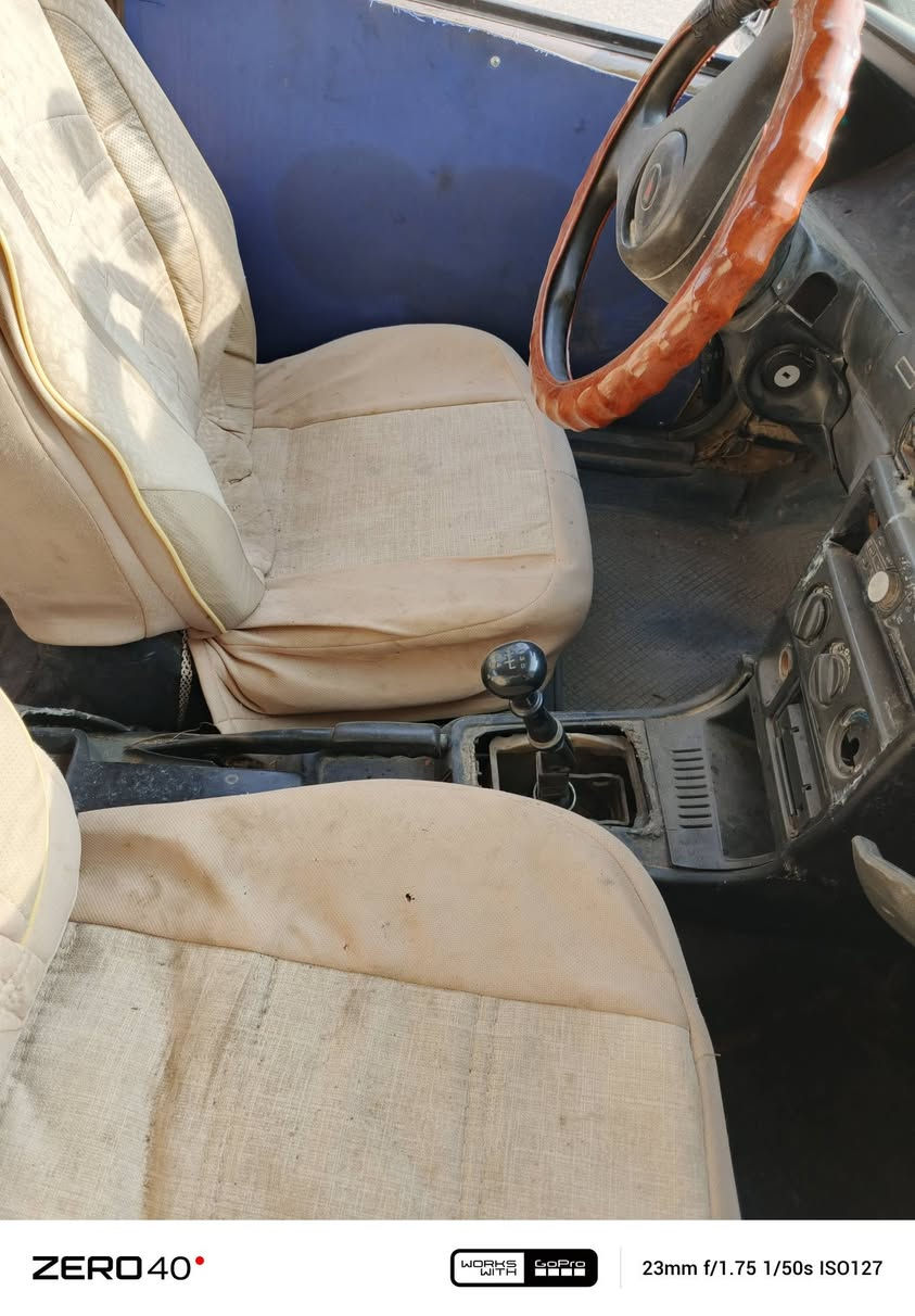 السلام عليكم سيارة لبيع دايو موديل 94 وشرط التحويل السعر 13وبيها مجال الرقم***********
