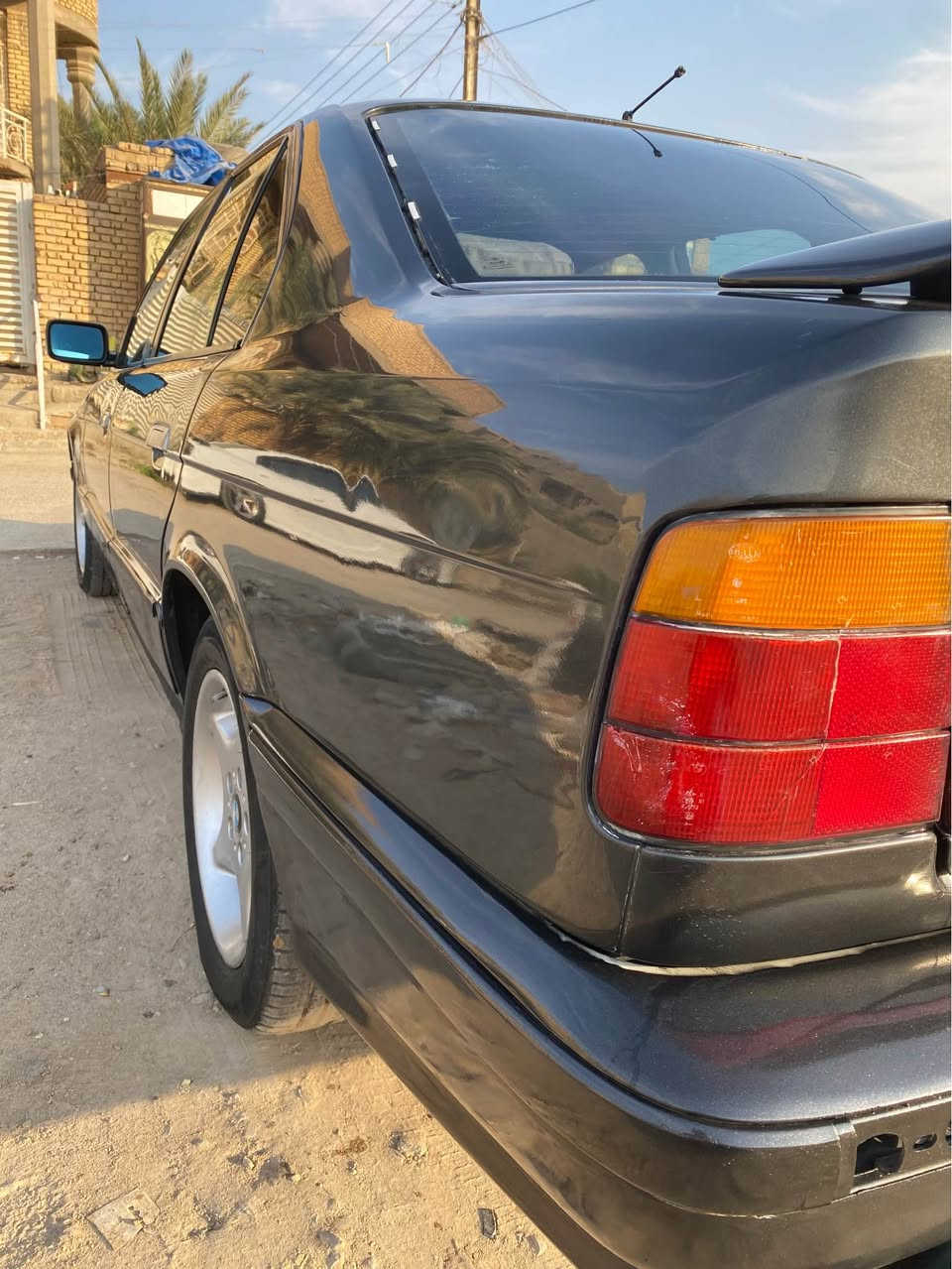 للبيع BMW موديل ٩١ حجم ٥٢٠ اصل مكينه وكير ٢٥ مسكر فانوس فول مواصفات مصبوغه عام بدون ضربه رقم ذي قار الماني شرط التحويل السعر ٣٧ للاستفسار ع الرقم *********** ناصرية, ذي قار
