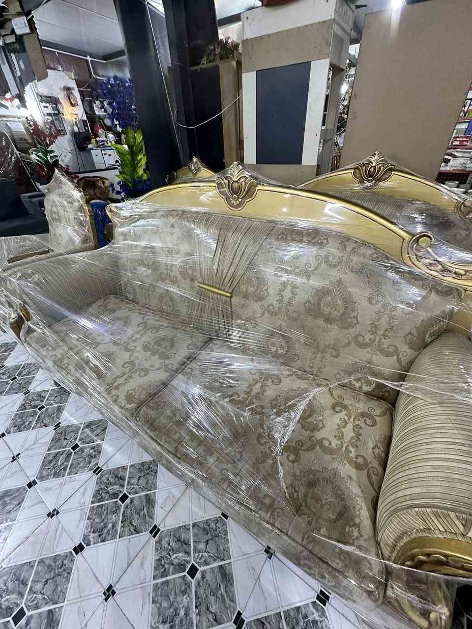 تخم باله خمسه قطع
نظيف تجي وشوف ابعيك 
اهواي نوعيات موجوده
بيع او مراوس او تبديل
متواجدين يوميا من ٩الصبح لحد المغرب 
اشعندك للبيع نشتري 
جلسه عربيه او قنفات 
مكاني ناصريه الغراف طريق ال سهلان منطقه العميرات
واتساب 
***********
