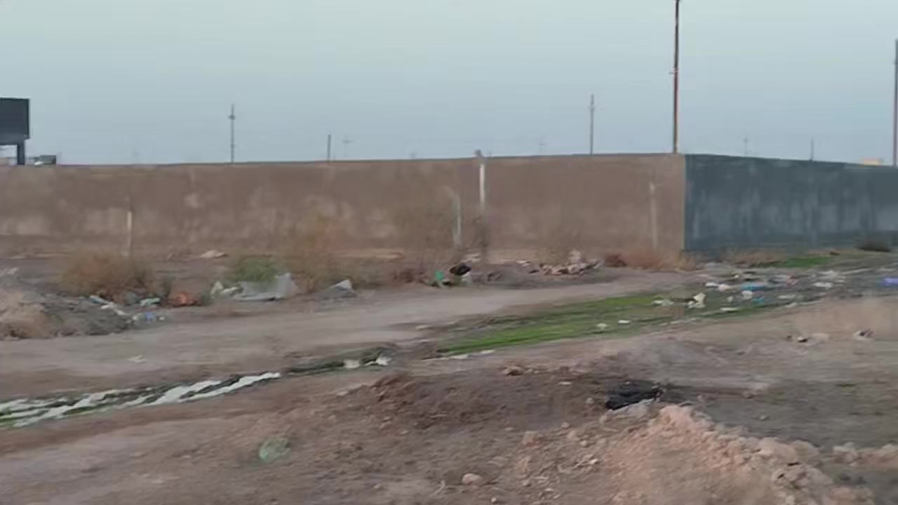 يا الله اللهم صل على محمد وال محمد 
على بركه الله فرصه استثماريه في محافظه ذي قار قضاء الناصريه مقابل اسكان الصناعي خلف سكه القطار النزله الثانيه 
تم افتتاح مقاطعه كل المساحات 200 متر سعرها 7ملايين ونص 
100 م سعرها 4, ملايين ونص
400 متر سعرها 14مليون
300 متر سعرها 12مليون
الخدمات كالاتي كما موضح في الفيديو بور الماي باب القطع عمود الكهرباء باب القطعه اناره للشوارع شوارع كلها سبيس 12 متر وعشره علما يتوفر مدرسه ومستوصف واسواق 
وعلما الارض مشموله بالتطويب 
وموزعه وفق مساح وخارطه ورقم وتنزل باسمك بالخارطه ومساحه يثبت لك حدودك 
علما ان الاستماره موجوده في المكتب الجوادين 
من تشتريها ترفق عقد البيع والشراء زائد مستمسكاتك الثبوتيه والاستماره مختومه من قبل المختار وتسلم الى دائره بلديه الناصريه وينطونك وصل مال معامله للاستفسار اكثر اتصال على الرقم التالي ***********
***********
