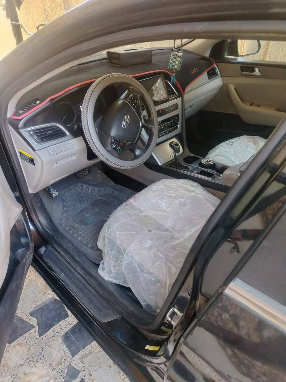 سوناته لون اسود موديل ٢٠١٧ ابدون حادث رقم اربيل السعر 120$ بغداد ***********
