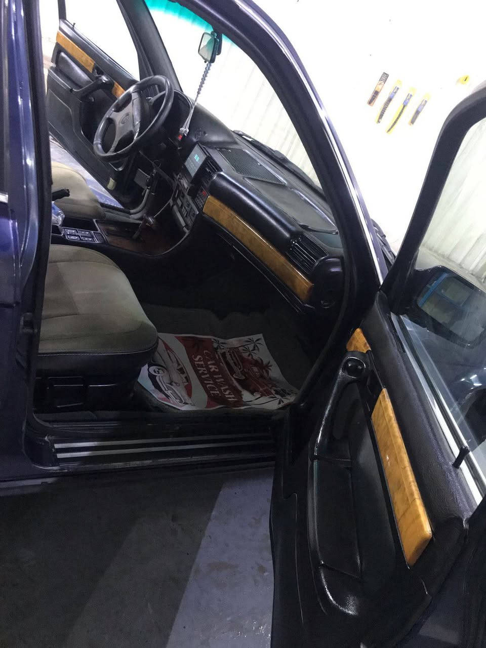 سلام عليكم بي ام  735 أصل سياره كير مكينه جدد داخله رايدله ترتيب بلاديه سياره بدون رايده 43بيه مجال تبريد شغال تتفه شغاله ***********
