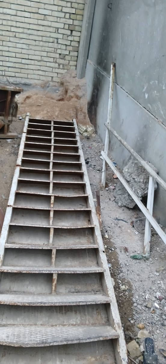 السلام عليكم عندي درج حديد للبيع العنوان الخطيب الزراعي شارع خوله
***********
