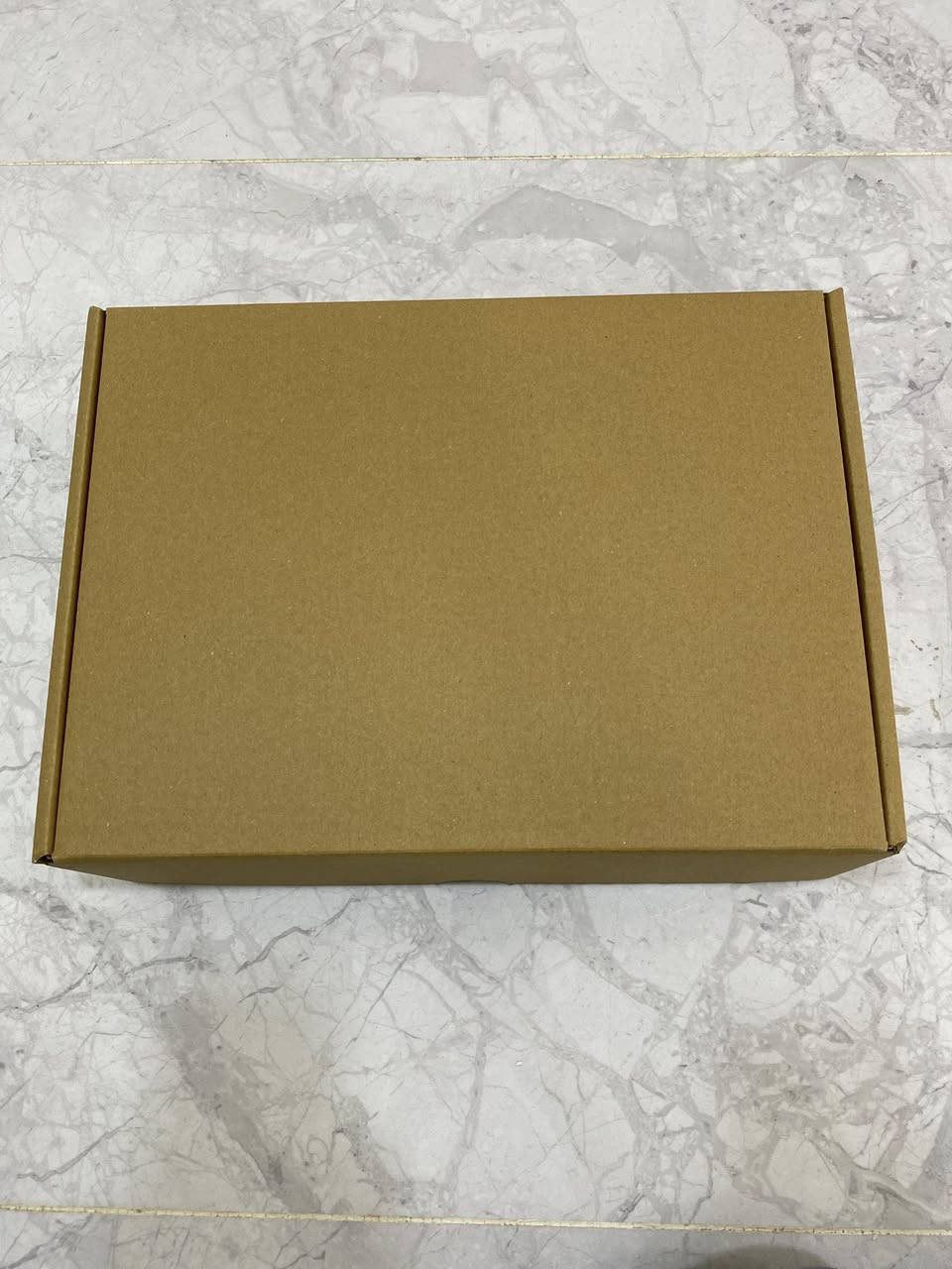 للبيع بوكس كارتوني حجمه الطول 25 والعرض 35 20 قطعه سعر 10 الف دينار وقاعده للكيك 10 قطع ب 3 الف دينار  عنوان بغداد حي الجهاد للتواصل على  ‭0770 302 3310‬
