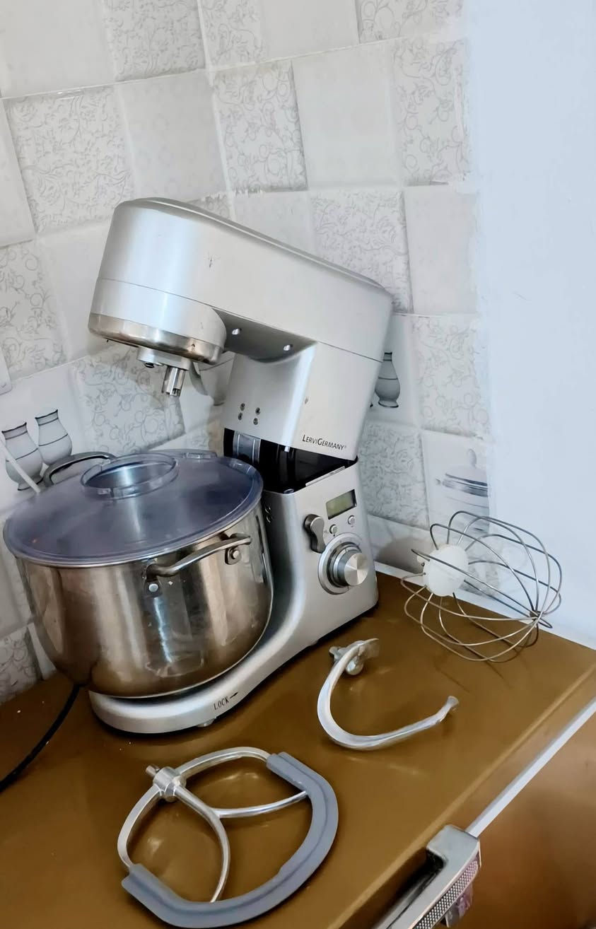 عجانة نضيفه المانيا ١٠ لتر ب١٥٠ ماخذتها ب٢٥٠ ستخدام قليل


**إذا كنت صاحب هذا الإعلان وتريد حذفه لأي سبب، رجاءا أرسل رسالة إلى الدعم الفني**