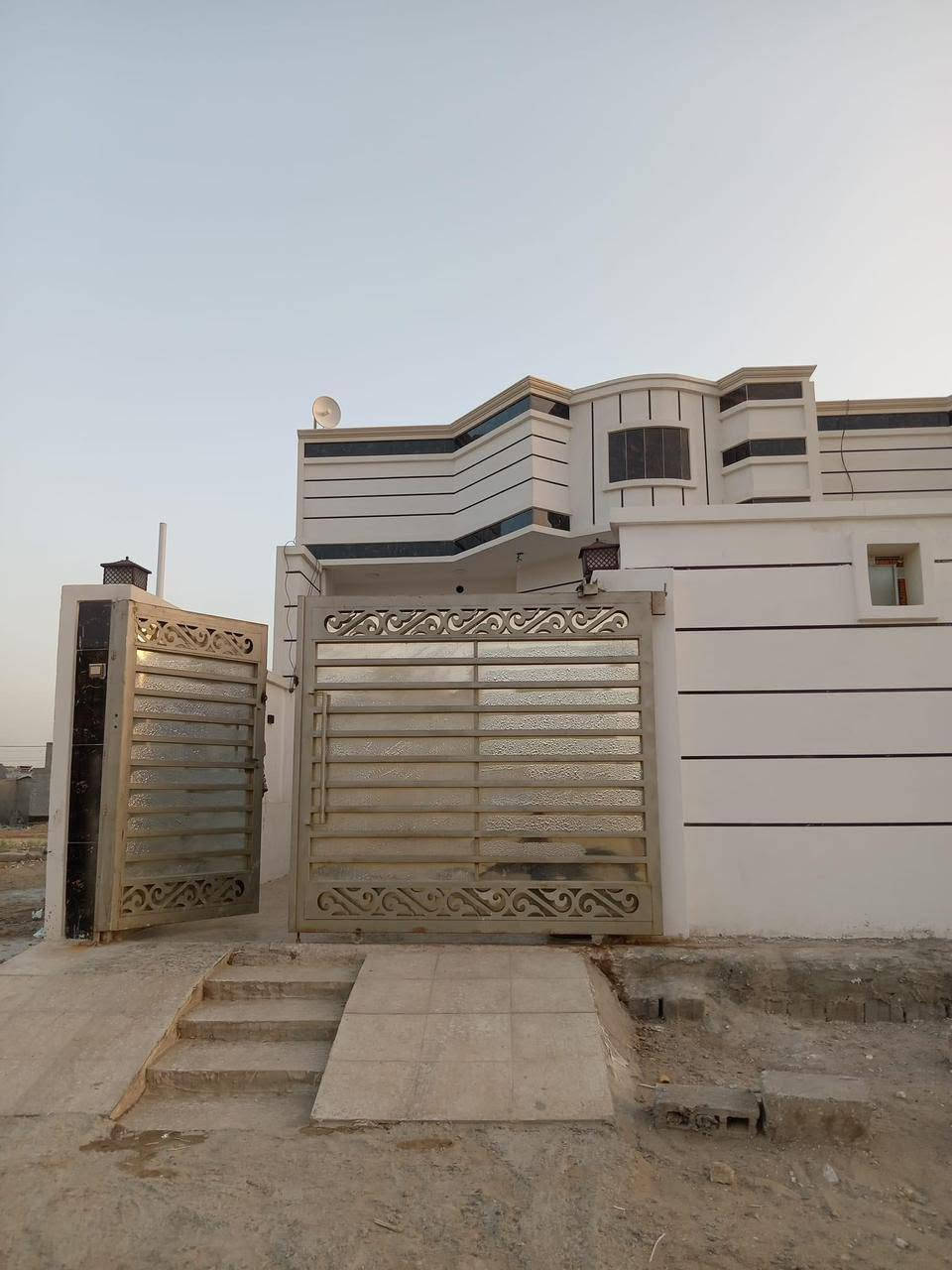 🏡 بيت للبيع - الفلوجة / جبيل 🏡
📍 المكان: الفلوجة - جبيل - خلف مجمع الرحاب 8 
📍 قريب: 8 بيوت عن شارع السد العام
📐 المساحة: 125 متر 
📏 الواجهة: 6.25 متر | النزال: 20 متر

🏠 المواصفات:
- غرفة واحدة + ديوانية + صالة + مطبخ
- حمام داخلي + حمام خارجي
- بناء بلوك حديث

📄 زراعي سند 25
💰 السعر: 55 مليون وبي مجال بسيط

المميزات: موقع هادئ وقريب على الشارع العام
للتواصل واتساب فقط: ***********

البيع مباشر والصور على الطبيعة 👇
