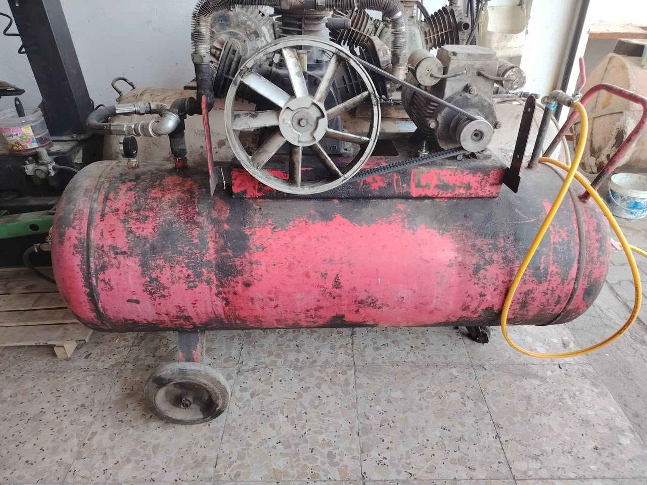 السلام عليكم 
مكلف بل  النشر
كمبرسر حجم 450 نظيف كلش تاروسة ثلاثة بستم جديده 
كهرباء سنكل كامل وعلى الفحص 
العنوان محافظة الديوانية قضاء الدغاره 
السعر والتفاصيل اتصل 👇👇👇
***********
