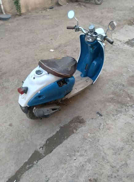 كلاسك عبدالحليم محرك بلادي اخرس شلعة ومعدل ،، تشتغل هندر ،، اكسل نظيف نقص كلوبات اشاير وكلوب لايت وباتري  وسبرنك ستاند  السعر ١٧٥  العنوان بغداد اعظمية السبع ابكار *********** وتساب
تطلع تراي تقتنع بالخير عليك ما تقتنع اهلا وسهلا
