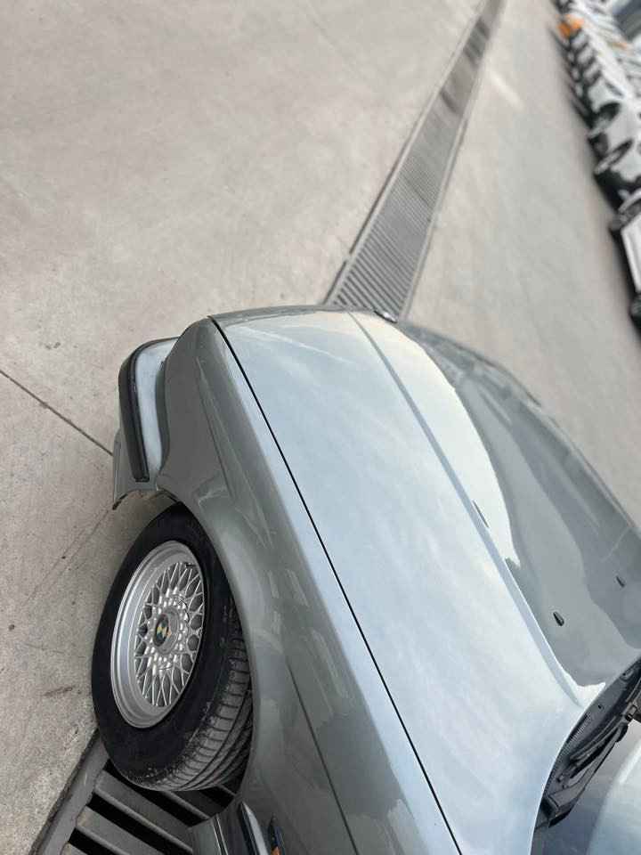 السياره للبيع محرك كير دواخل كلو جديدتخم تاير جديد طالب عليها ٥٥وبيها مجال بسيط***********
