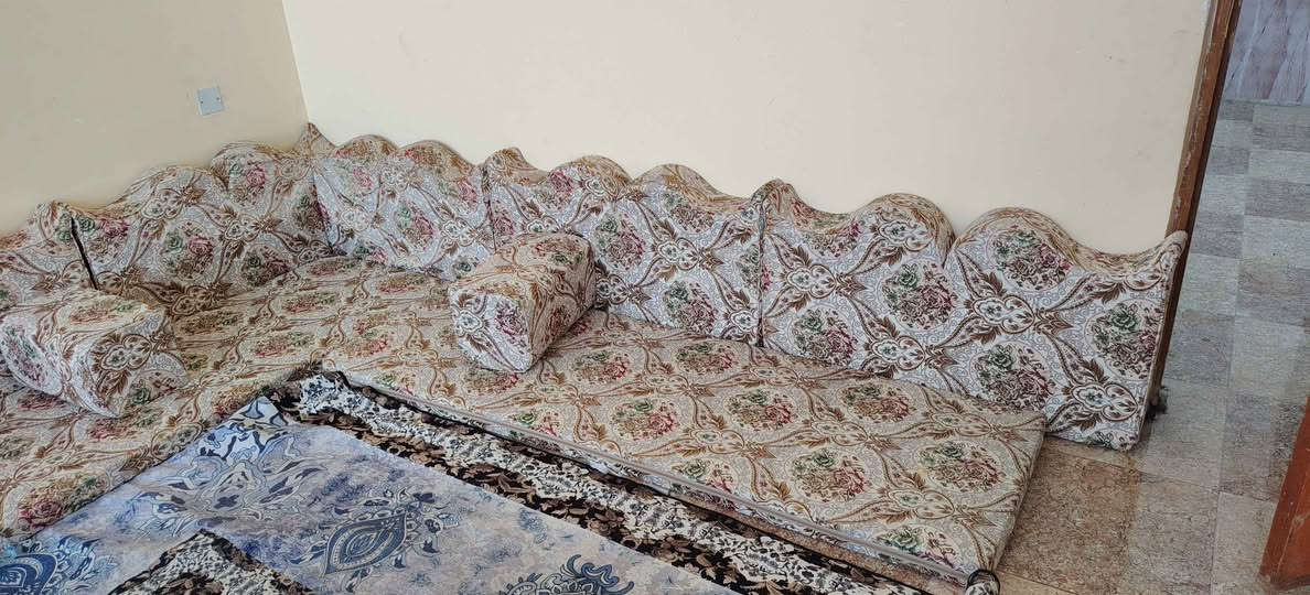 كعده عربيه ١٤ متر تقريباً أو اكثر جديده مامستخده العنوان ياسين خريبط رقم الهاتف واتساب *********** البصرة, العراق
