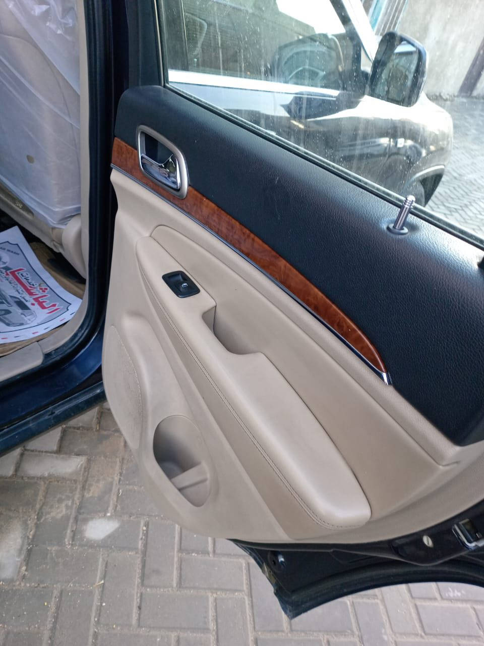 السلام عليكم للبيع جيب موديل2011  سياره جديده وجاهزه كير محرك حداديه تخم تاير نقصها مشط استيرن رقم بغداد داخل جديد محرك5700 السعر١48 للتفاوض عنوان السياره بغداد رقميً***********
