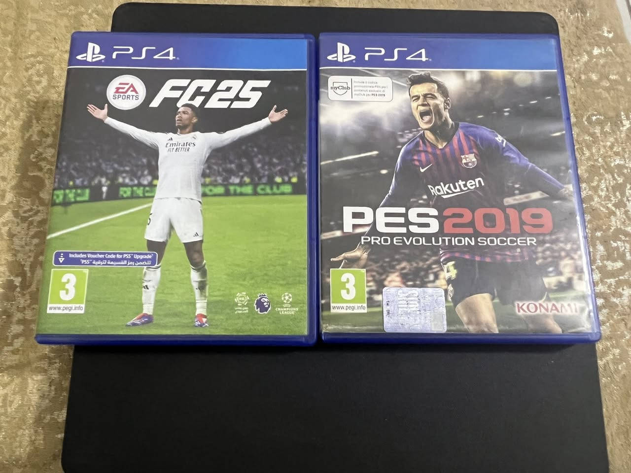 السلام عليكم ps4 ذاكره 500 مع ملحقاته كامله مع اقراص 2 وجوستك عدد 3 نظافه 100‎%‎ استعمال قليل السعر 300 وبي مجال العنوان بغداد الغزاليه
