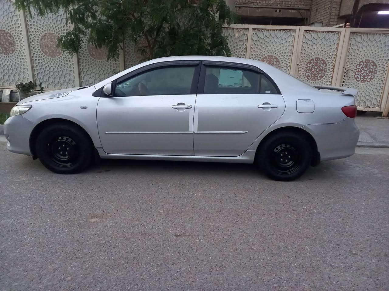 السلام عليكم ٢٠٠٨ خليجي الكشر مكفول عدا بارد بخشم الجاملغ قليل جدآ يم المازده مكينه ١٨٠٠ سليمانيه بأسمي مكاني الزعفرانيه يرادله فقط جبنة بيرمبكن سعرها ١١٠ وبيها مجال  بيها جراد قليل بالبنيد والصندوك  

اخوان اراوس بكورلا ٢٣  ٢٤  وانطي الفرق حسب السوك
