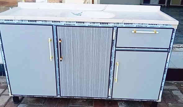 معرض الفهد للأثاث المنزلي 
متوفر كاونتر مع سنك كافة الاحجام 
العنوان: الرمادي التأميم مجاور راشي رشيد 
مقابل تانكي ام عمار 
يوجد توصيل داخل الرمادي فقط
للاستفسار الاتصال على الرقم:***********
