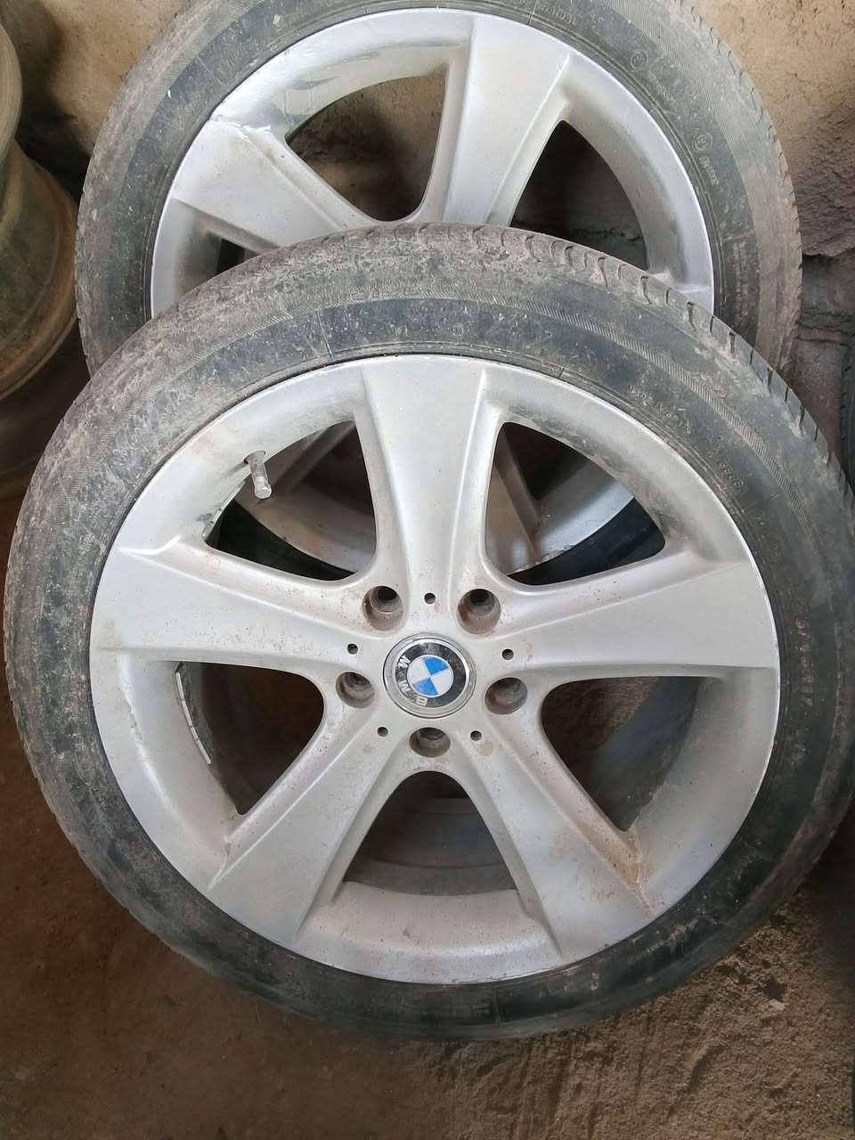 السلام عليكم 
مكينة 35 مفتوح 
مكينة مشروطة لا بخار لا تنقيص لا صوت 
تريدها طابوكه تريدها كاملة كل تفراعتها شغالة ومشروطة 
وكير عادي جاترك 260 بيها 

وزوج هامان 17 
المكينة طابوكة ب6 
كامله هيه وتفرعاتها ب8 
الكير تحويره كامله 
كير وعينة وصينيه وفلاوين وبوربن وعمبار الفوك والجوه وكوبلن  ودوس وقطعة كاردن 

زوج ويل هامان بدون تصليح ولا عواج 
100 الف 

ديوانية 
***********
