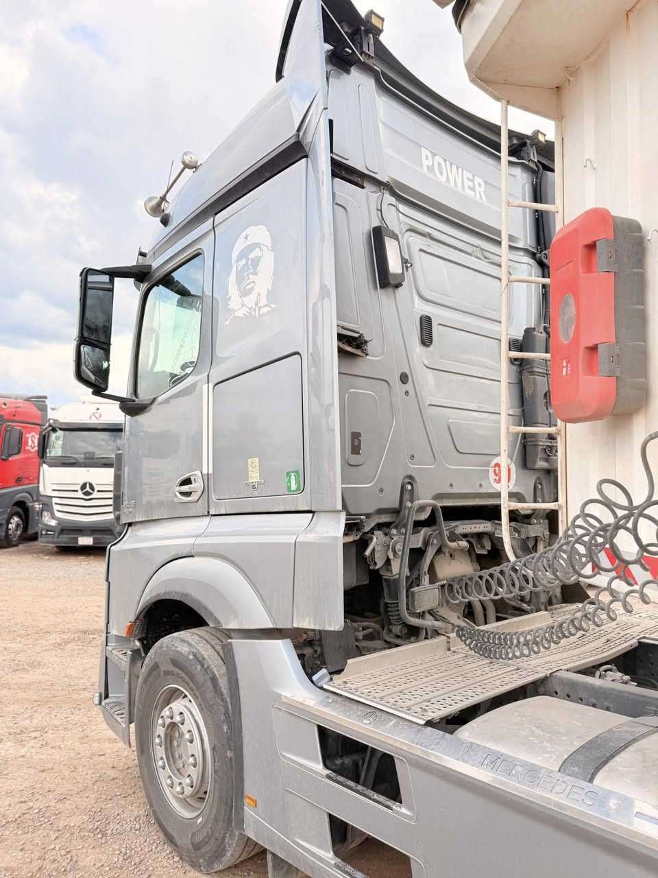 وحش سقف ميكة

بس راس سنوية دهوك

موديل 2012

حجم 1845

فول فول مواصفات 

سعر 230$ او بيها مجال

للاستفسار 
***********
***********
***********@
