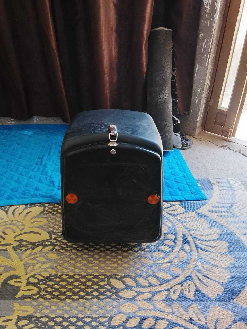 صندوق 📦
مال دلڤري مستخدم سبوع واحد 

كامل هوه وغراضه ااصينيه والسبرنك وكله جاهز 

السعر 30

اليريده خاص ***********

