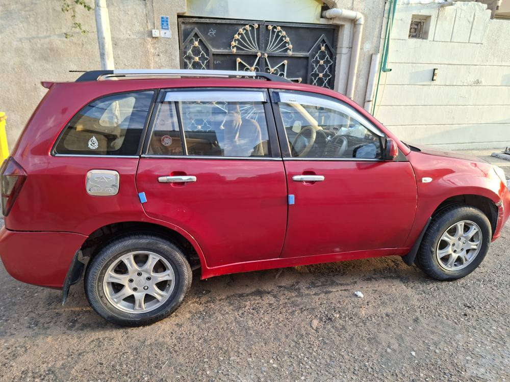 سيارة محركه والكير نضيفات وما بيهن لا نقص ولا عيب ولا تبخير سياره باسمي مصفره غرامات و بيه شويه كم نقص يطيح من سعره وبيه صربات سطحيه خفيفات وبيه مجال حك جيه الشراي يجي يشوف عينه احسن من المراسله *********** البصرة, العراق
