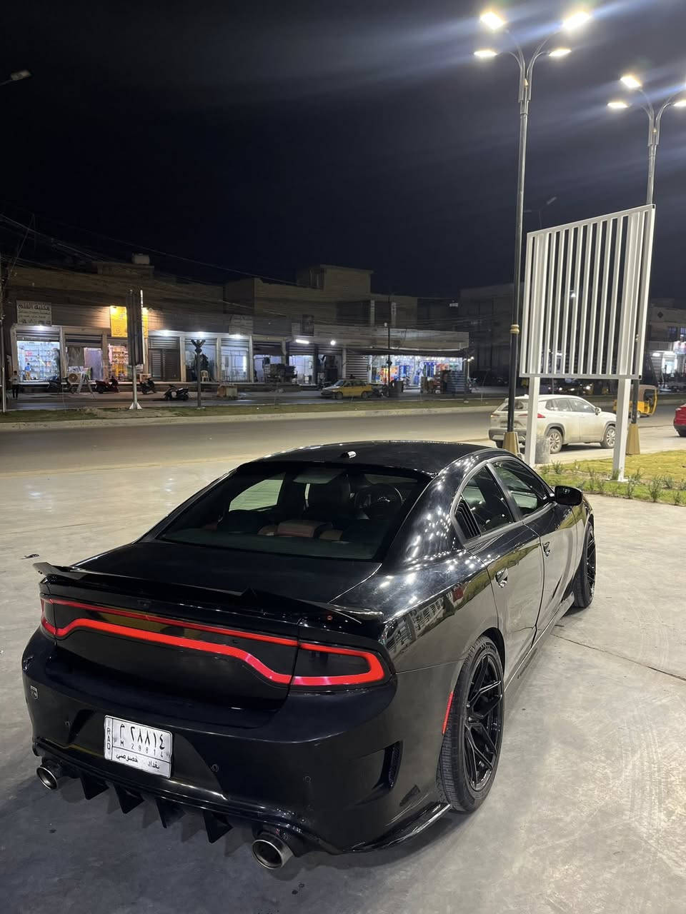 السلام عليكم
جارجر 2015 اصل مزودة تزويد اصلي 
كير مكينة صدر تبريد شاشة جبيرة شفتات 
السيارة كفالة من اي برغي نقص 
تراي البصرة تحويل ثاني يوم هزة جديدة 
بنيد محدث فقط بدون اي قطعة ثانية تبديل او صبغ 
والسونار مرفق بالمنشور 
البيع او مراوس بكوري مع فرق 
السعر 175 بيه مجال بسيط
مكاني بغداد ***********
