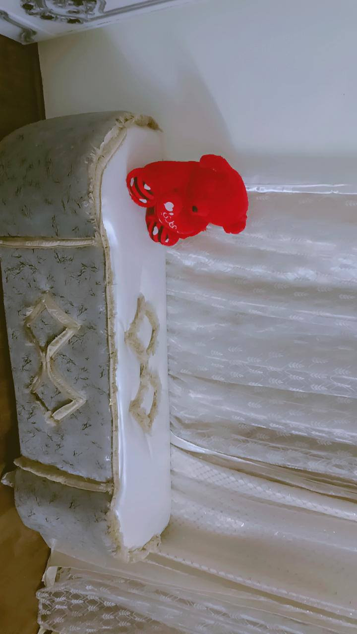 السلام عليكم غرفة مستعمل نضيف 9 قطع  السعر 900 ديالى بعقوبة *********** متوفر واتساب
