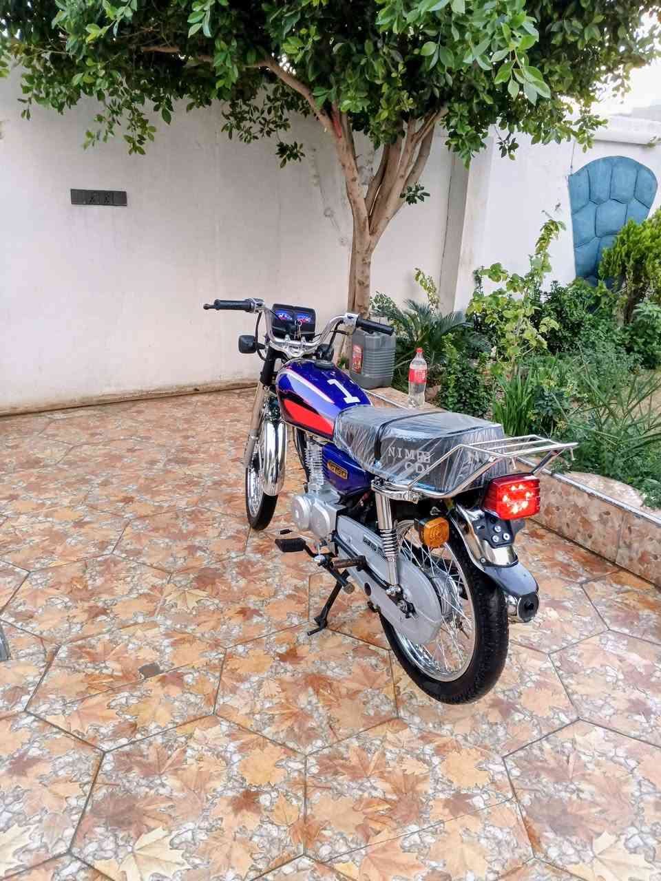 للبيع دراجه نامه 25 موديل محرك ما مفتوح بل شرط دراجه كلشي ما نقصه المكان حي النصر السعر 575 بي مجال شراي اتصل ***********
