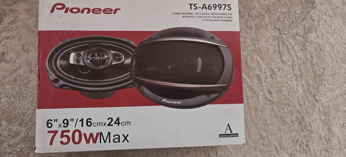 متوفر سماعات 
تويترات جي بي ال 55 الف زوج JBL
سماعات الباين اصلي زوج 30 الف 
سماعات بايونير زوج 50 الف قوة 750W
توصيل 6 الف جميع محافظات العراق


**إذا كنت صاحب هذا الإعلان وتريد حذفه لأي سبب، رجاءا أرسل رسالة إلى الدعم الفني**