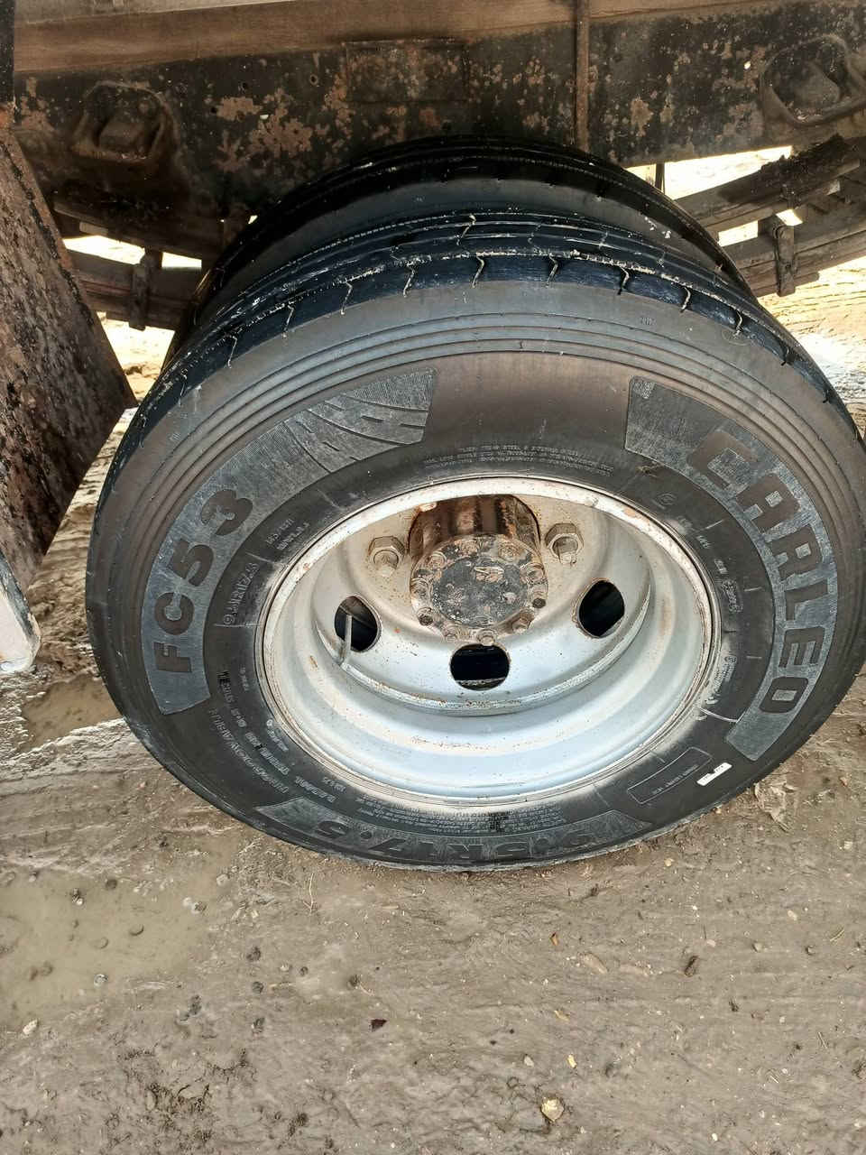 تايرات تسعه ونص خوه جديد هوه ويله مراوس 19 ونص ***********
