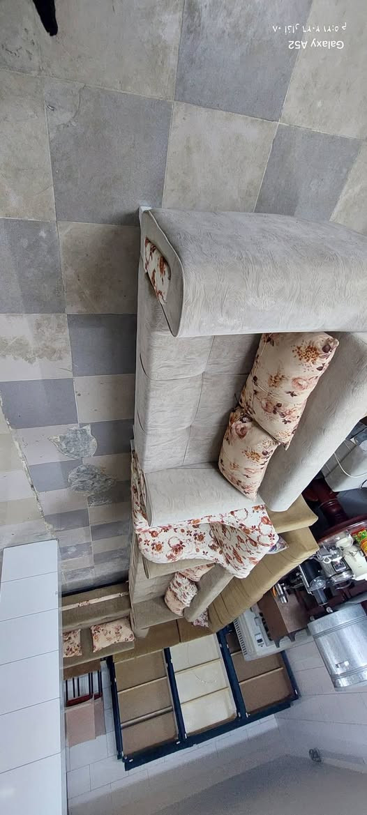 تخم 18نفر حطاطه درجه اولى للبيع وبسعر 350 الف الاستفسار الاتصال ع*********** شارع سالم خلف شركه كورك قرب دائره الكهرباء
