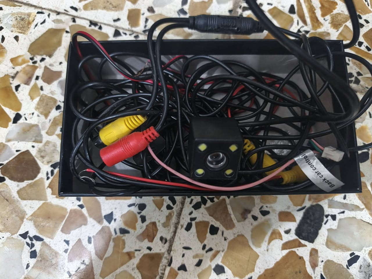 للبيع شاشة مع ملحقاته النترا موديل 2018 شغاله شرط الفحص مكاني كربلاء ***********
