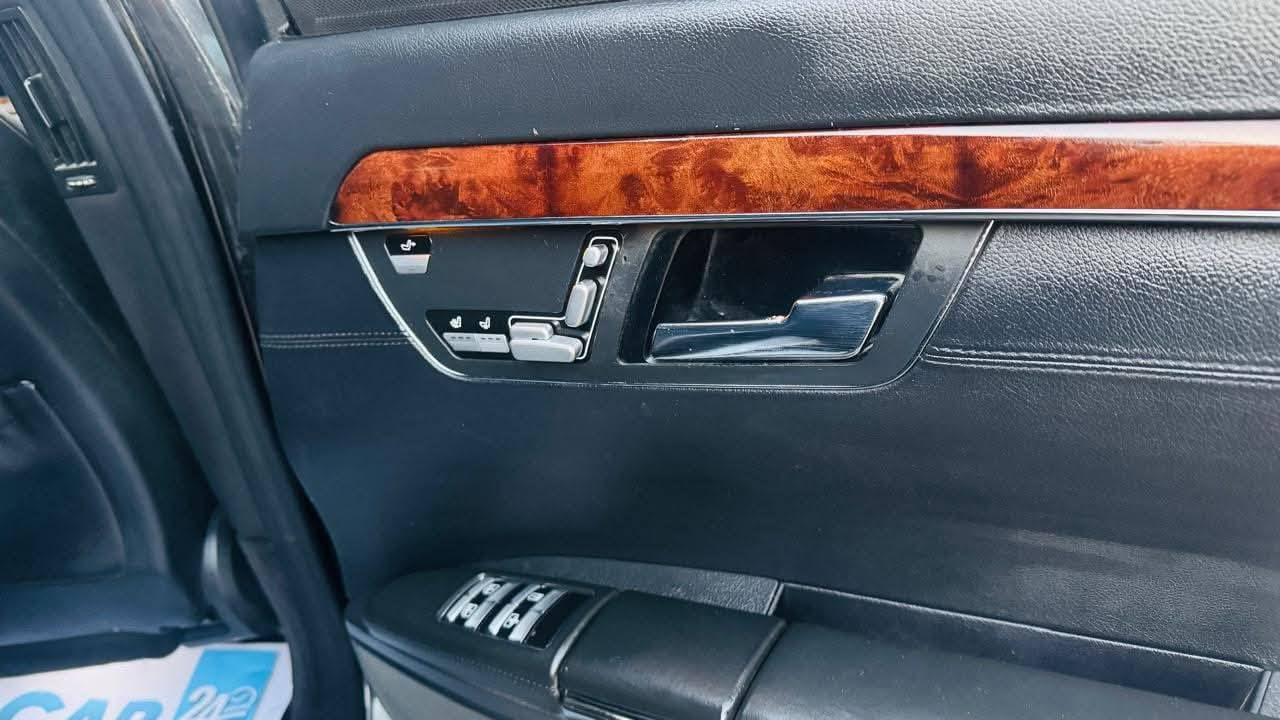 السلام عليكم 550 للبيع فول مواصفات  اي ام جي
موديل 2007
السعر 60 وبيه مجال مكاني البلديات 
***********
