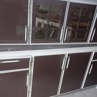كاونتر ٣ قطع حطاطة السعر ب٤٠٠ وبيه مجال للتواصل على الرقم 07901811634 ...