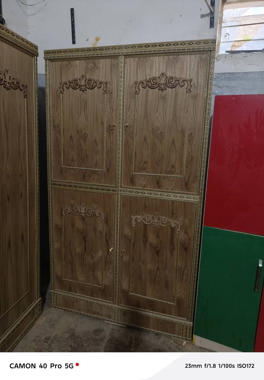 متوفرات داخل المزاد 
عنوان المزاد بهرز شارع ٧ نيسان
*********** واتساب او اتصال
