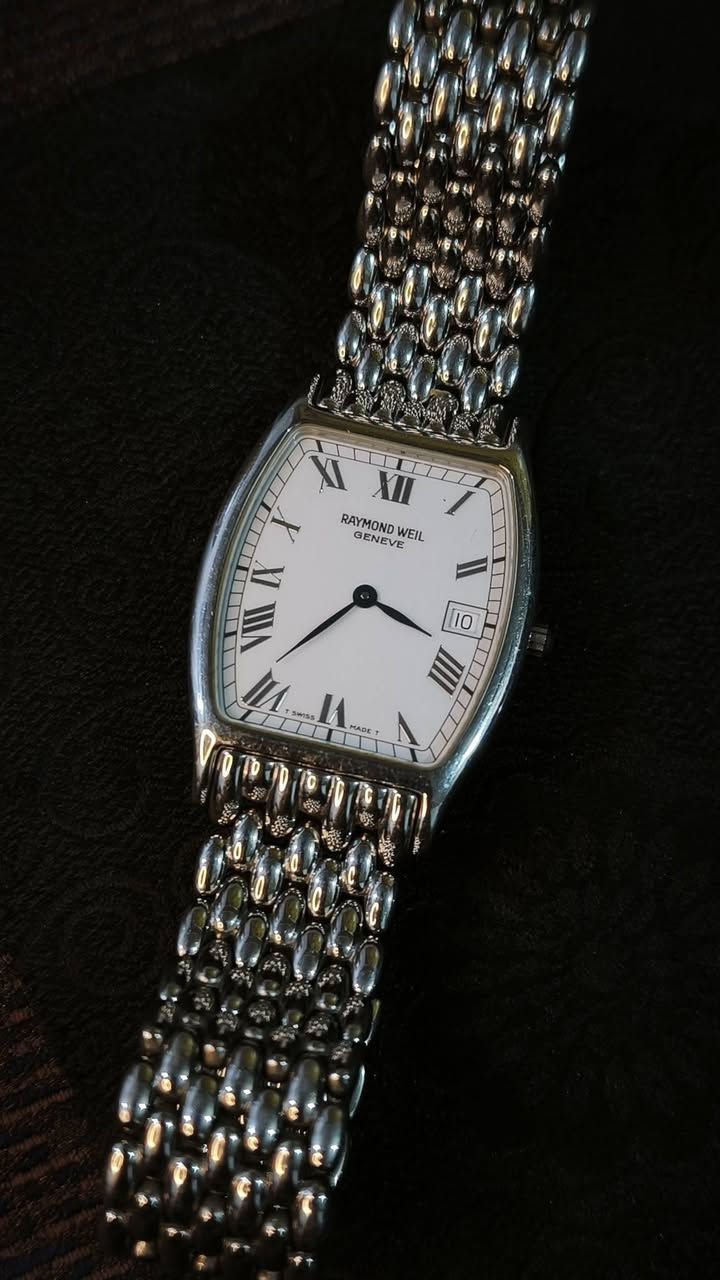 رايموند ويل RAYMOND WEIL
القطعة هي معرفة عن نفسها ماحاجة للكلام❤️
للطلب والإستفسار:
راسلونا عالخاص
أو على الواتساب المثبّت بالصفحة
***********
او على التليجرام: @drwatchee
