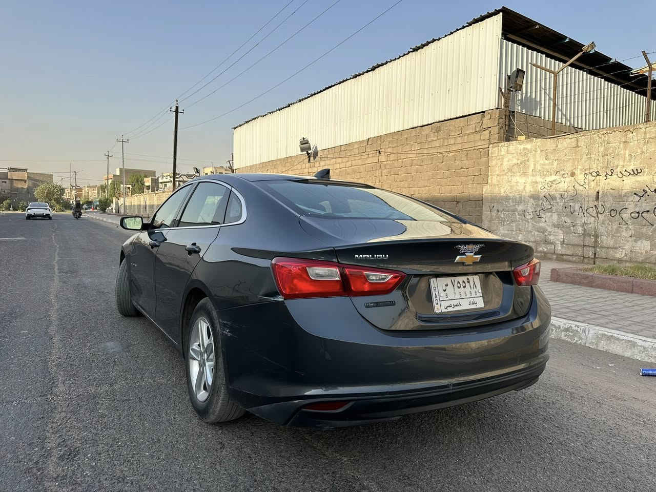 🚗 للبيع: شيفروليه Malibu ماليبو LS موديل 2021
📍 مكان السيارة: بغداد - الأعظمية
📞 للتواصل: ***********
💰 السعر: 122 ورقة – قابل للتفاوض ( بيع او مراوس ببلايزر فقط)
📊 المسافة المقطوعة: 88,000 كم
🛠️ المحرك: 4 سلندر – 1.5 لتر تيربو

⚙️ المواصفات (فئة LS):
• تشغيل بزر (Push Start)
• شاشة وسطية 8 إنش تدعم Apple CarPlay وAndroid Auto
• بلوتوث وتحكم من المقود
• كاميرا خلفية
• نظام مراقبة ضغط الإطارات (TPMS)
• تبريد ثلج
• نظام الثبات الإلكتروني (ESC) + مانع انزلاق

⚠️ الضرر:
• حادث جاملغ وبنيد وطعجة بلجاملغ الخلفي والباقي مكفول ومثل ماموضح بالصور
• صور الحادث موجود بالصور والسيارة جاهزة واعتمادية
