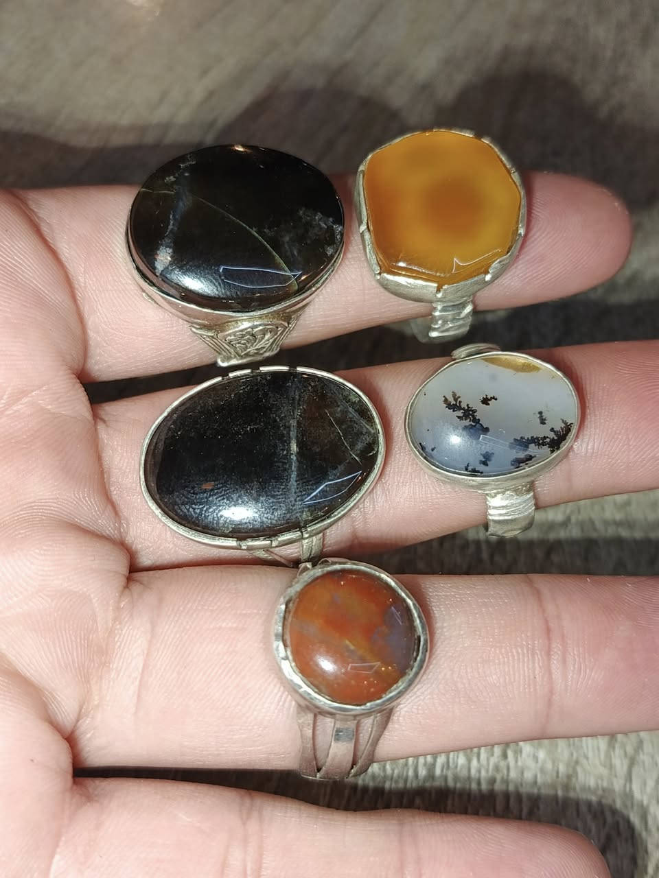 خواتم نحاس وفضة أحجار أصلية بالذمة والأسعار جدا مناسبة 
حجز وتفاصيل أكثر خاص او واتساب ***********🌹
وموجود عندي كل انواع الاحجار باسعار مناسبة.
