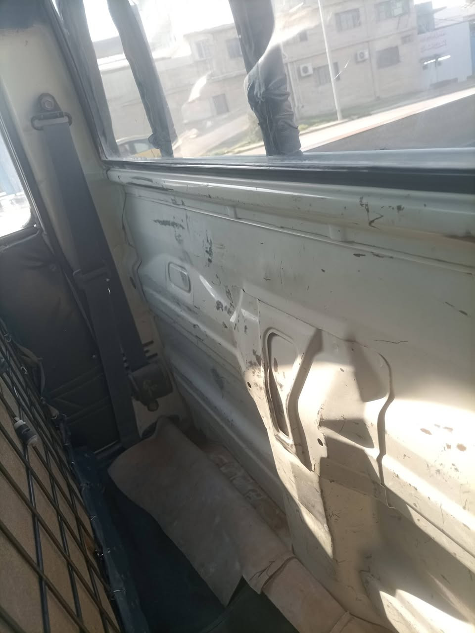 السلام عليكم 89 للبيع حار بارد تخم تاير جديد سبير مالها مشدود تدفئه مالها شغاله من الدعاميه للدعاميه شغاله حار بارد رقم صلاح الدين باسمي سنويتها ل 2030 سعر 58 بها مجال كابون بنزين بيها رجاء مو شراي لا يتصل***********
