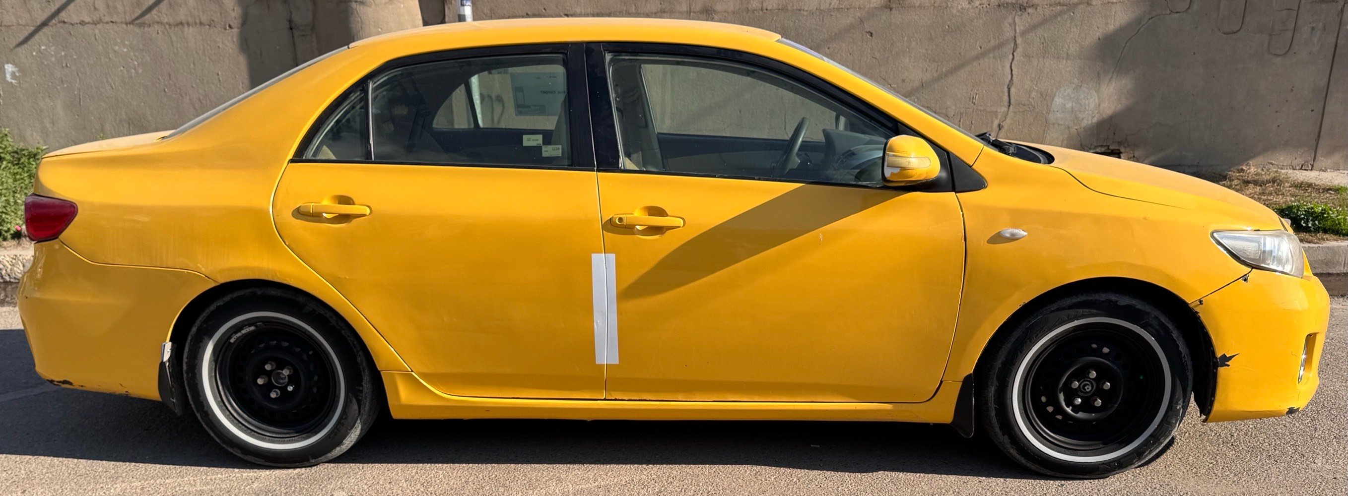 للبيع  او مراوس حسب القناعه كورلا خليجيه 2008  بجم محدث حادثة  جاملغ امامي جهة السايق وجاملغ خلف الصدر  مصبوغه جديد رقم ذي قار مميز  2027  وباسمي هيئه وغرامات مصفره والسنويه تنتهي 2028 رقم انكليزي باي مرور تحويل تخم تاير ابو الخط الابيض  شاشه تاب وكامره خلفيه جديد محرك 1800 صدر جديد امامي وخلفي لايت زنون دوشمه جديده لايلون والسعر 85 للاستفسار ***********مكان السياره بغداد زعفرانية