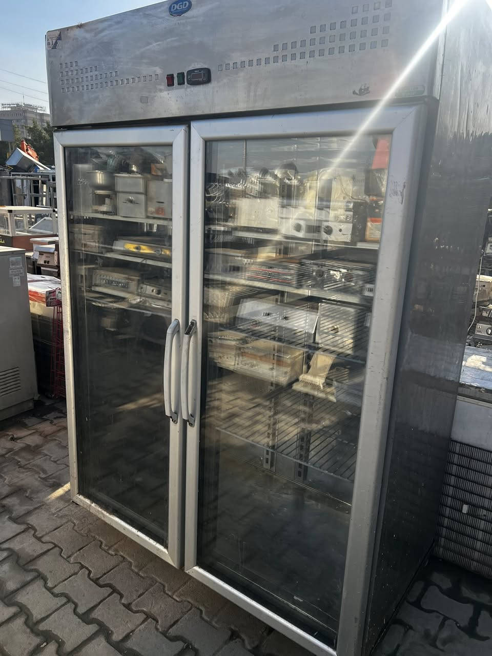 سلام عليكم 
مستعدون لتجهيز كافة المطاعم و الفنادق 
بيع و شراء جمع الأغراض المستخدمه
سيد مصطفى.        ( ***********)
