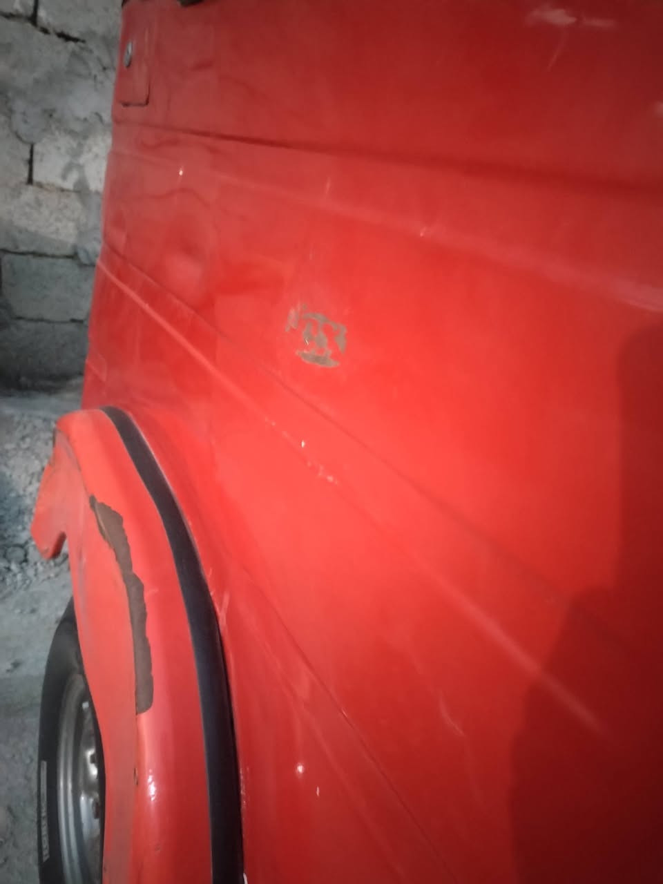 سلام عليكم تكتك للبيع موديل 18 رقم وسنويه تكتك بلاديه سعر 4200 اتصال ***********
