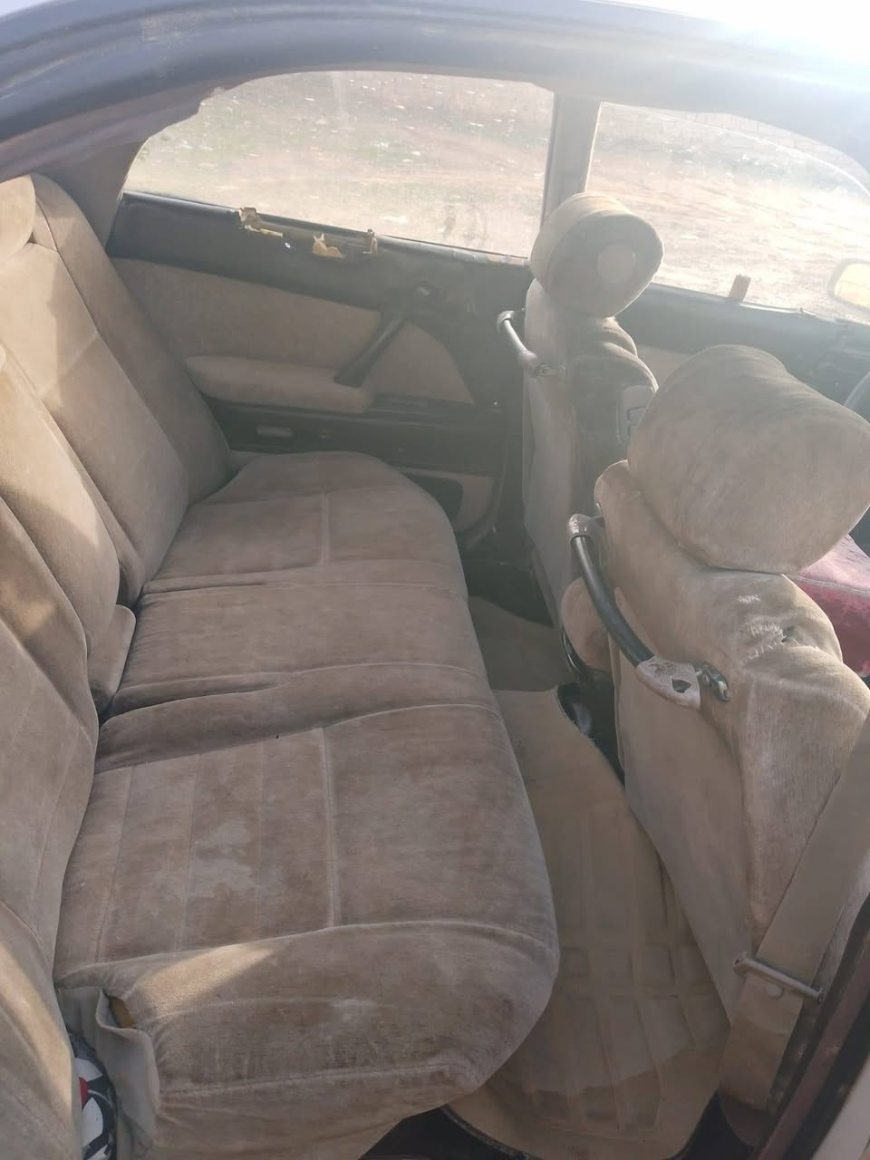 بطه للبيع موديل 93 شرط محرك وكير جدد وصدر جديد تايرات اربعه جدد السياره مكفوله كفاله عامه سنويه عضم عاج شرط تحويل وكاله وترهم مراوس( ملاحضه (السياره مكسوص)اني مكلف بل نشر اتصل علا راعيهه ***********
