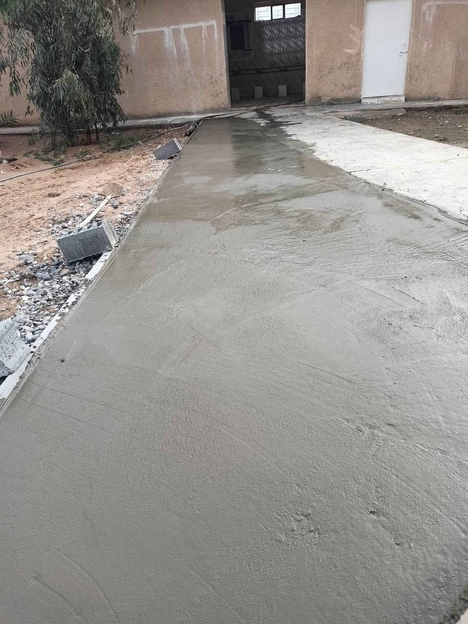 سلام عليكم
كادر صب بيوت خشن وناعم+ حفر ورصف +صب بيتونات +صب صحيات +صب رباطات+ صب نكر
متواجد خاص 
او تصل ‏‪ 0777 933 5356
