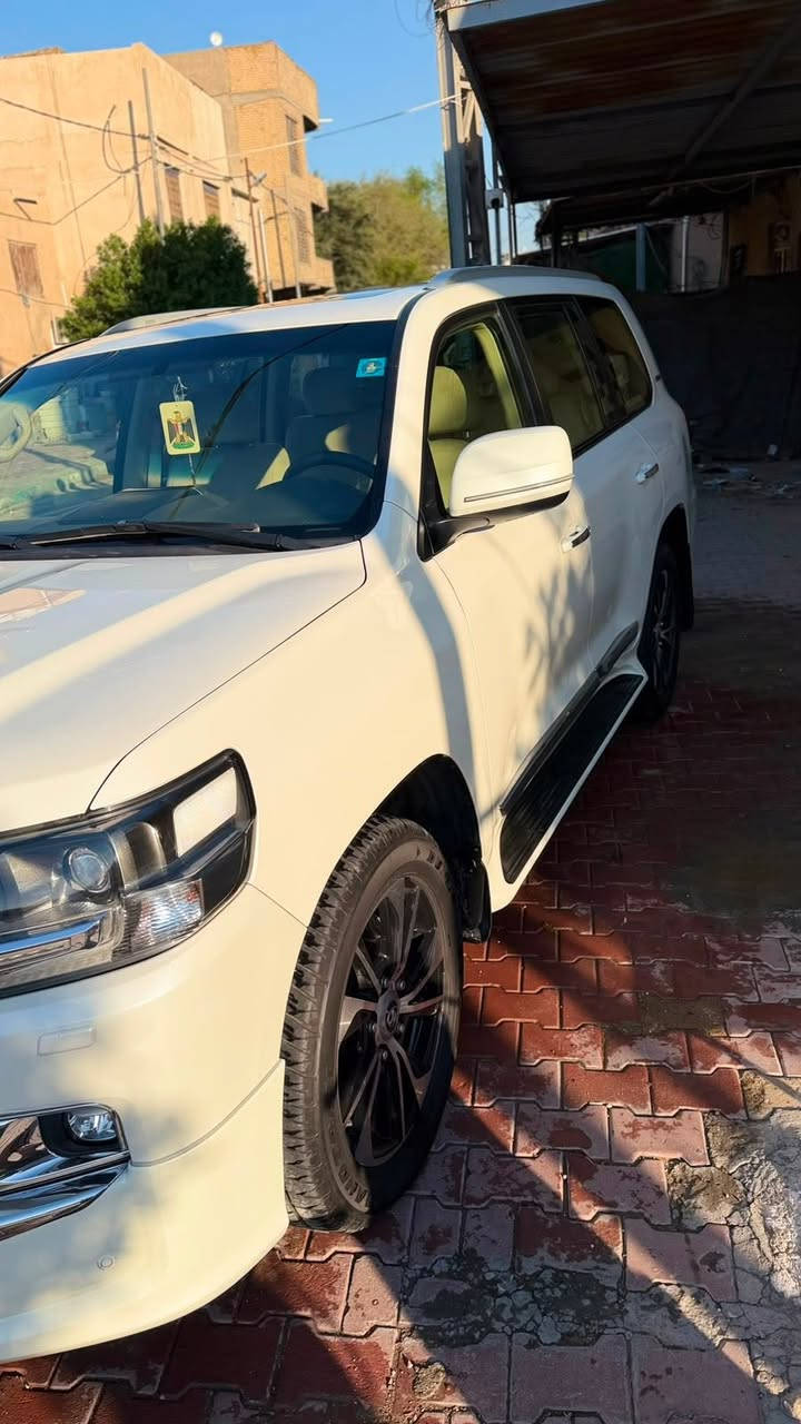 لمعرفة السعر اكتب كلمة (تم) بالتعليق يجيك السعر خاص💐

2018 لاندكروز خليجي🚙
بريم اصل 
ماشيه 90الف🚦 
كفاله عامه من كلشي حته دعاميات 
جديده لوك سياره 
رقم بغداد الدولي بأسمي 

للاستفسار ***********
