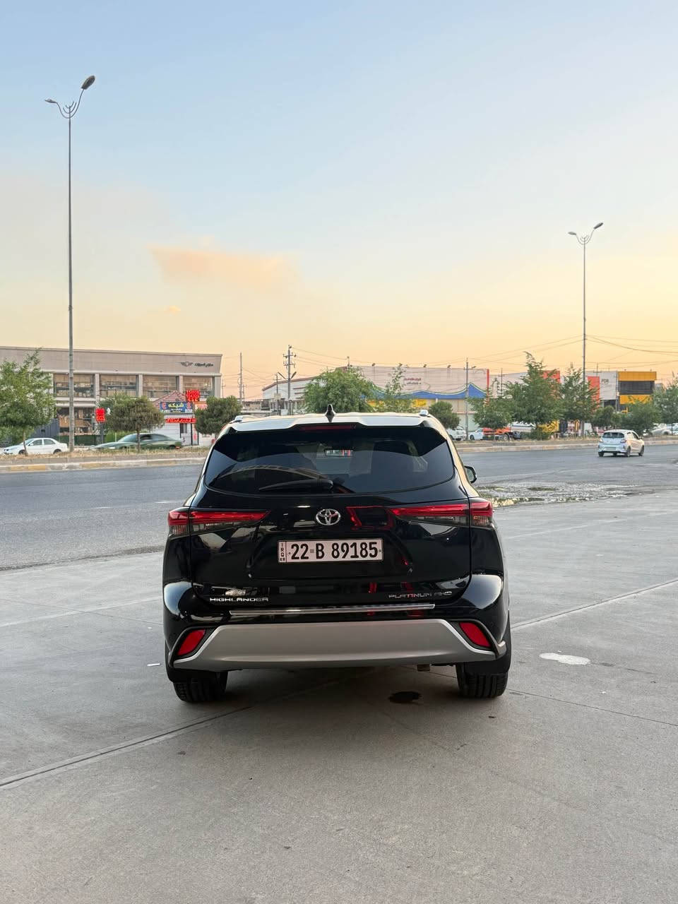 هايلندر  2021
السعر 305وبيها مجال 
فول مواصفات 
بانو راما

بانزين v6

اللون اسود

رقم اربيل 

فول مواصفات 
سلايد 
جلد مشمشي 
 ويل كب 
شاشه 
7 راكب
بردات جانبيه
لايت زنون 
رادار جانبي 
نقطه عمياء 
تحديد مسار
تدفئه كشنات
صندوق كهرباء
ماسحات اوتو
لايت اوتو

الحادث باب جاملوغ مبدل بلادي

ماشيه 72mi
مكان سيارة اربيل

***********
*********** أربيل, العراق

